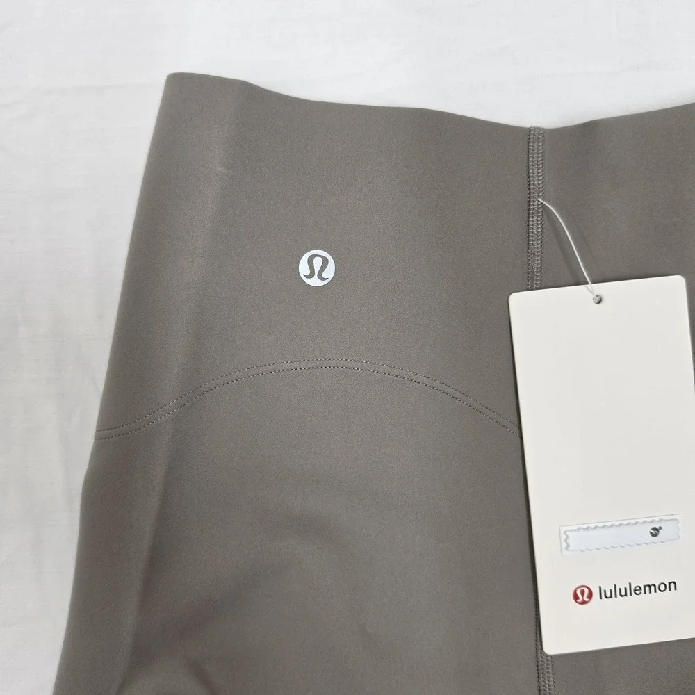 Lululemon Glow Up Tight SHR 25